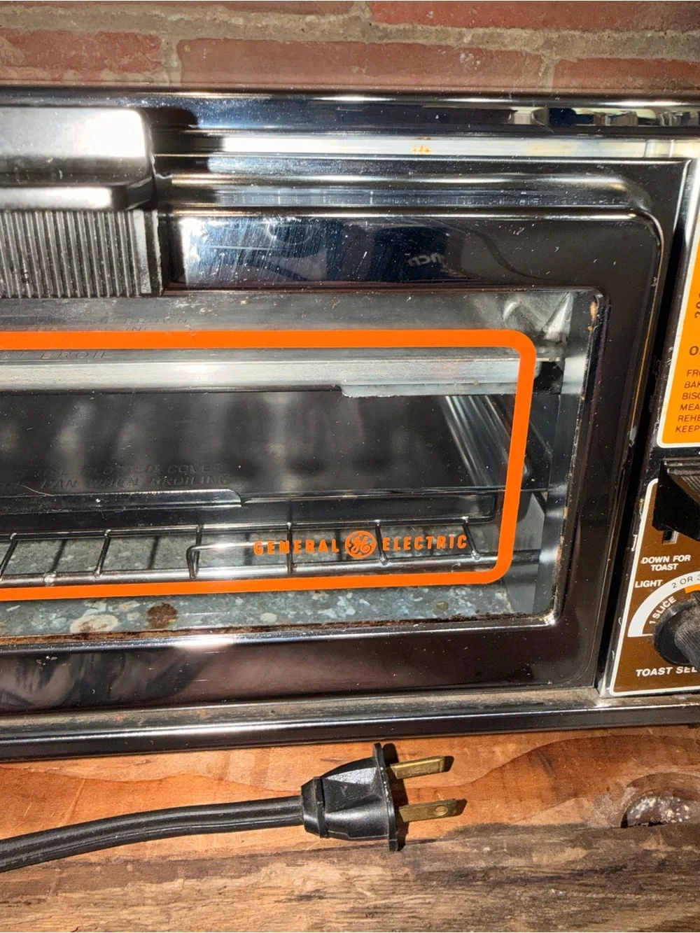 Vintage Toast-R-Oven Countertop Toaster Oven with Orange Accents